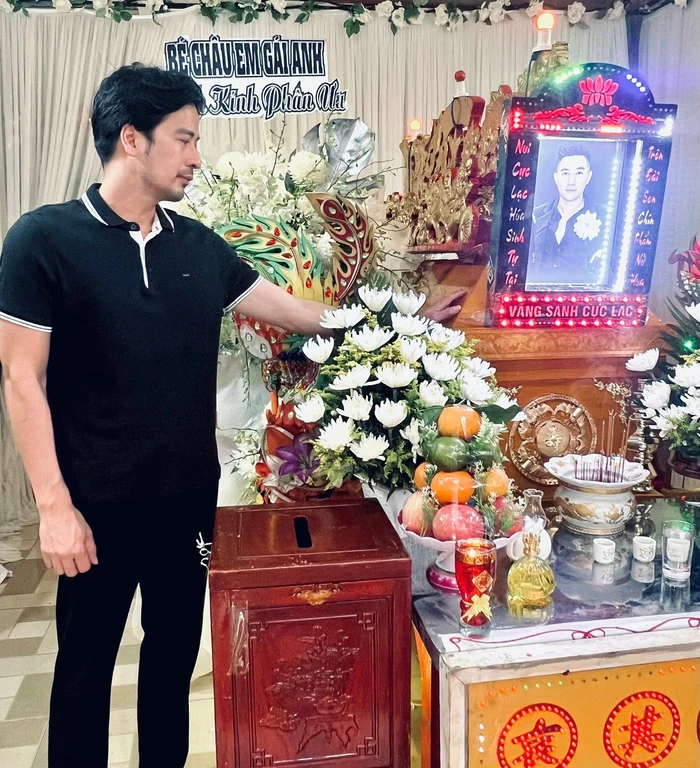 Nam Phong ra đi giữa mưa lạnh, chi tiết lạ tại lễ tang khiến ai cũng nghẹn lòng? - Hình 4