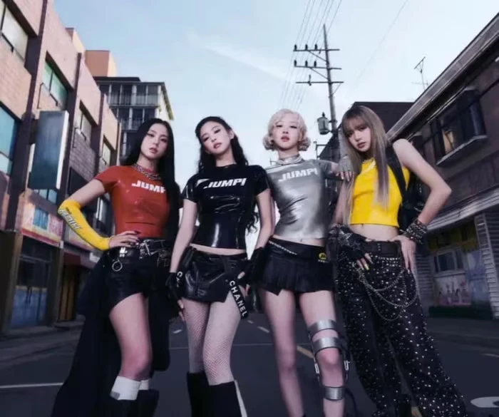Blackpink đưa Phố đi bộ Nguyễn Huệ vào MV mới, Jisoo lại thêm một lần ưu ái VN - Hình 4