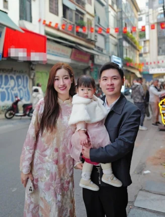 Đỗ Mỹ Linh khoe chồng thiếu gia chiều vợ hết nấc, dân mạng rần rần vì quá ngọt - Hình 5