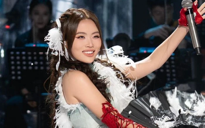 Phương Mỹ Chi hoá cô giáo chỉnh Khả Lâu và cả ê-kíp Sing! Asia rén ngang - Hình 1
