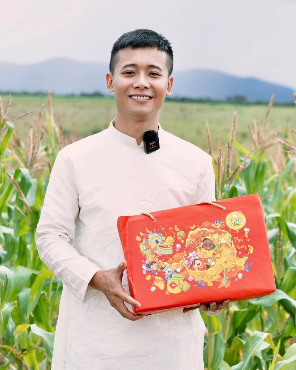 Quán cơm Quang Linh dính bão 1 sao bị dập tơi tả, chủ lật đật đổi tên trốn bão - Hình 7