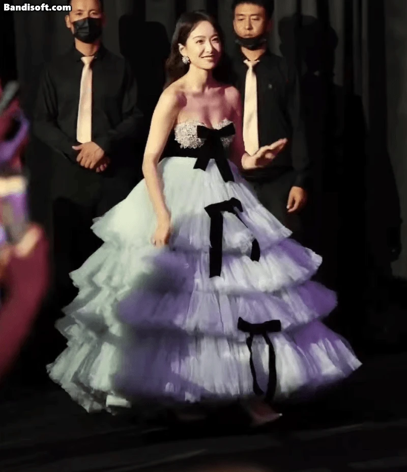 Mỹ nhân hạng A là nghịch lý visual của showbiz: Lên phim vừa đơ vừa lố, ngoài đời slay điên đảo thách ai dám chê - Hình 7