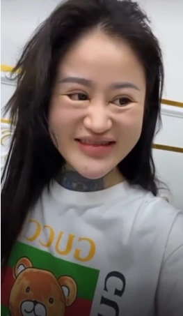 Ngân Baby Hotgirl bể cá lên cơn quậy điên cuồng giữa phố, CĐM phát hoảng! - Hình 4