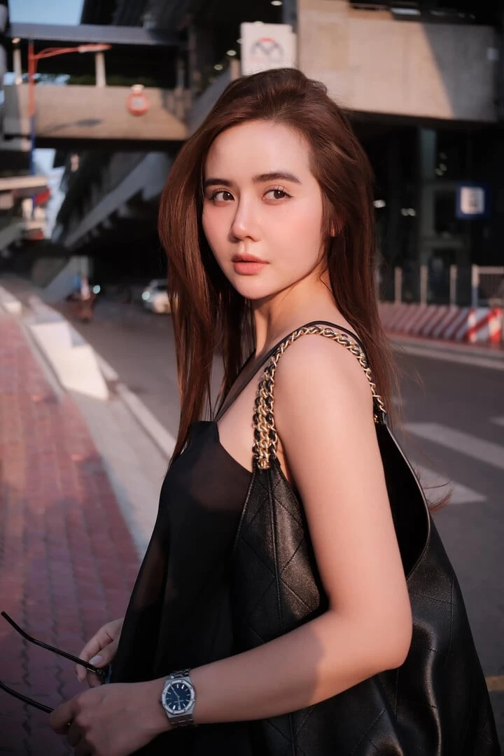 Sắc vóc nóng bỏng của mỹ nhân Thương ngày nắng về - Hình 7