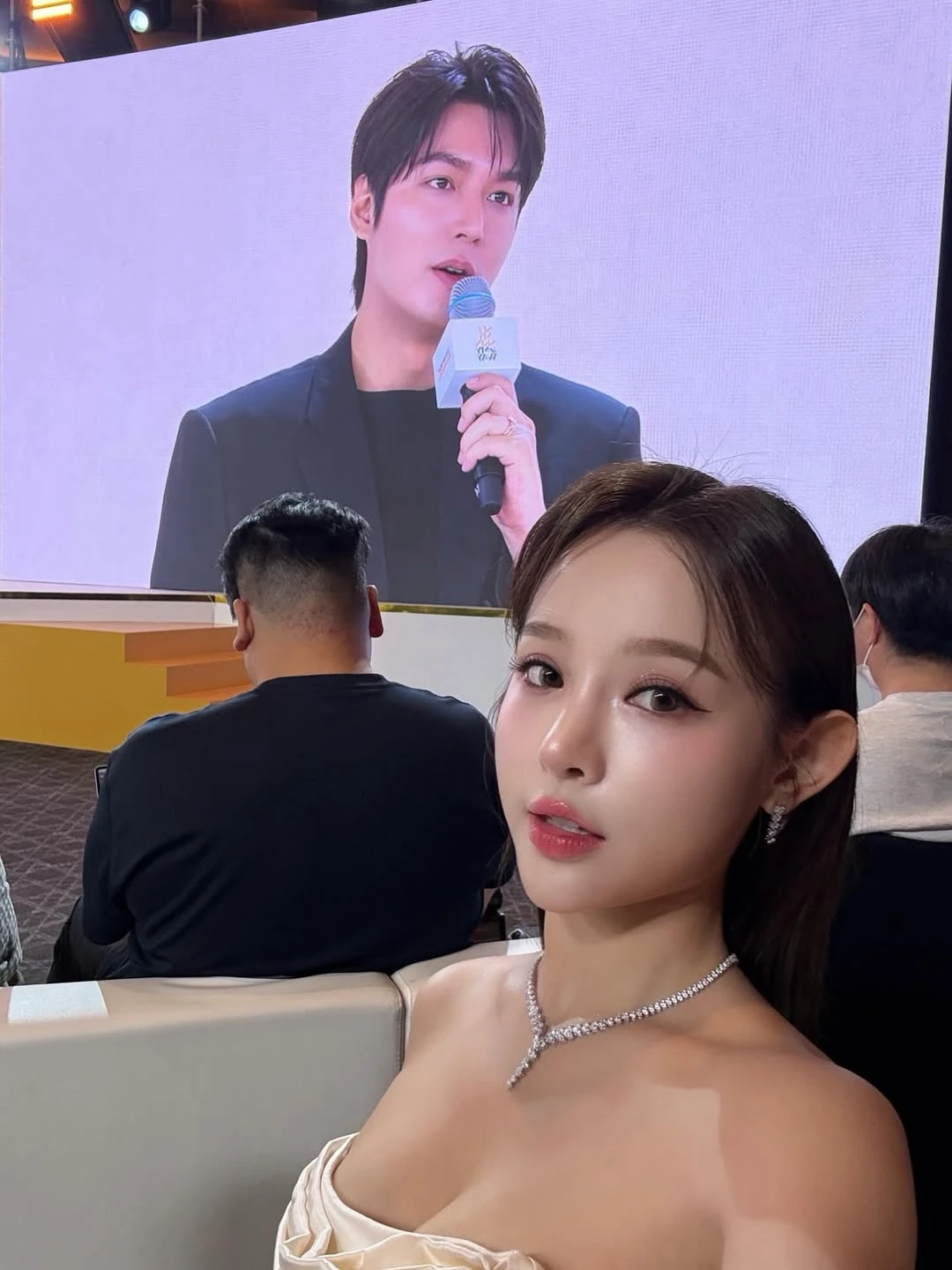 Huyền Baby lên đồ dự sự kiện, lọt mắt xanh Lee Min Ho 2 lần, thắng đời 1000-0 - Hình 1
