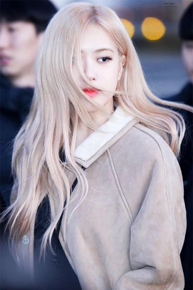 Mái tóc lại giúp Rosé viral, lần này gắn với công chúa Disney - Hình 11