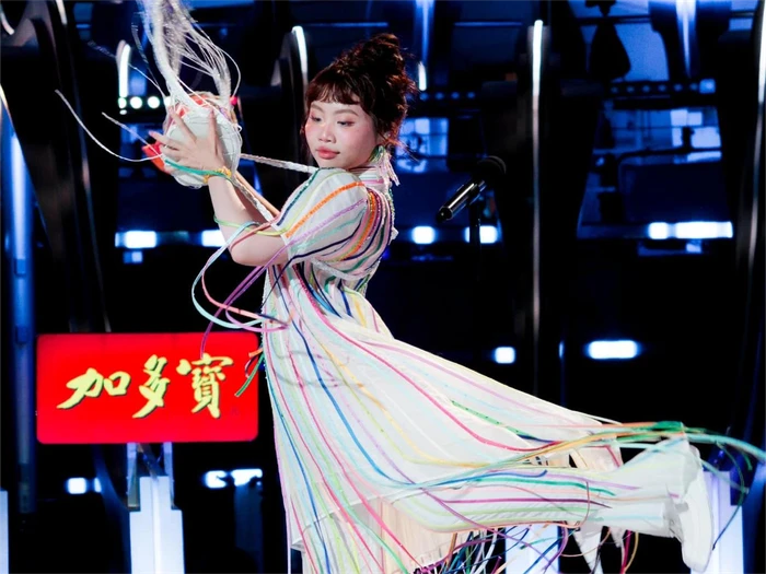 Phương Mỹ Chi lột xác cá tính, bắn rap ầm ầm ở bán kết 2, Tô Hữu Bằng đơ người - Hình 8