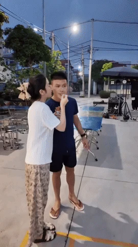 Vợ chồng Quang Hải làm sinh nhật to nhất làng cho con trai, gây sốt khi quyên tặng toàn bộ quà cho các bệnh nhi - Hình 4