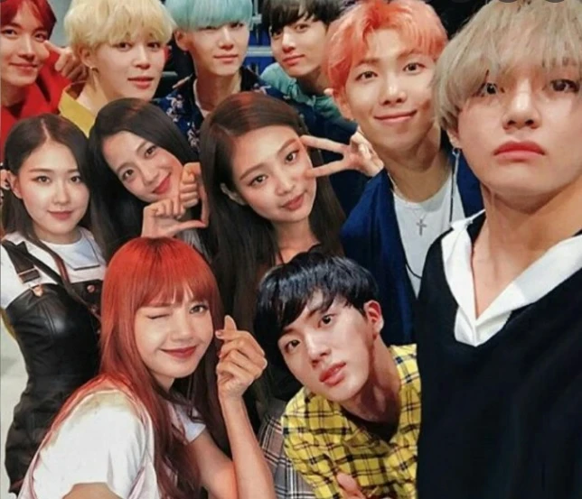 BLACKPINK soán ngôi em gái Taylor Swift, bất ngờ thất thế trước nhóm nhạc ảo - Hình 5