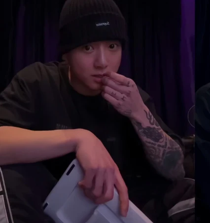 Jungkook bất ngờ lên sóng, hát 40 bài liên tục, thu hút 10,9 triệu người xem - Hình 5