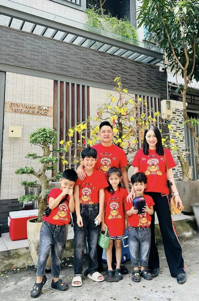Hải Băng nghi phân biệt đối xử con riêng của chồng ở lễ cưới Đạt G, vội đáp trả - Hình 5