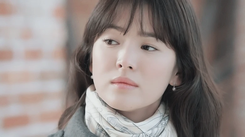 Hai lần Song Hye Kyo vào vai giàu nứt đố đổ vách: Lần 1 đẹp mong manh như bông tuyết, lần 2 flop - Hình 1