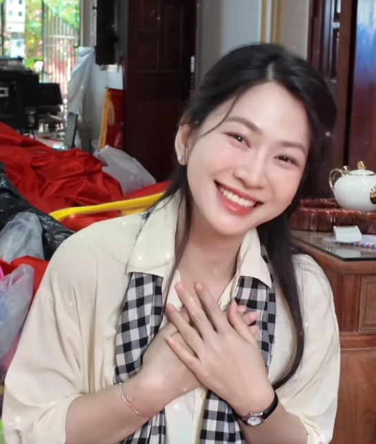 Lê Bống: Hối hận, xấu hổ về quá khứ! Hành trình thay đổi đầy ngoạn ngục - Hình 4