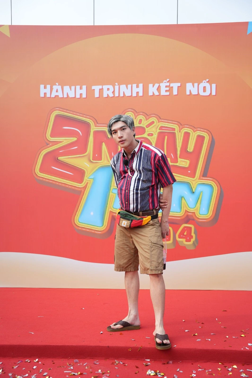 HIEUTHUHAI đập nát hình tượng cool ngầu, visual tái xuất khiến dân mạng há hốc - Hình 4