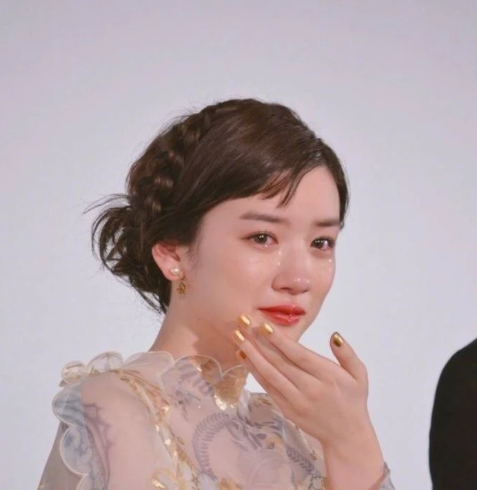 Nữ thần showbiz Nagano Mei từ biểu tượng thanh xuân, thành tội đồ quốc dân - Hình 5