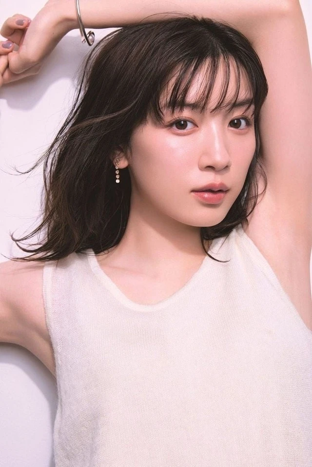Nữ thần showbiz Nagano Mei từ biểu tượng thanh xuân, thành tội đồ quốc dân - Hình 2