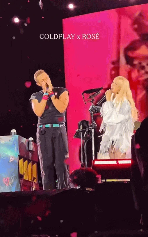 Vì sao giới tinh hoa cực mê xem concert Coldplay? - Hình 5