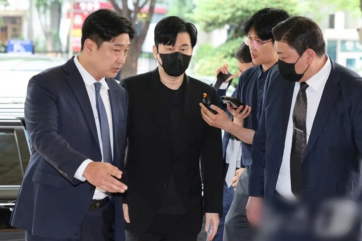 Yang Hyun Suk lãnh án tù vì bao che gà nhà, sắp rời YG, BABYMONSTER sẽ ra sao? - Hình 4