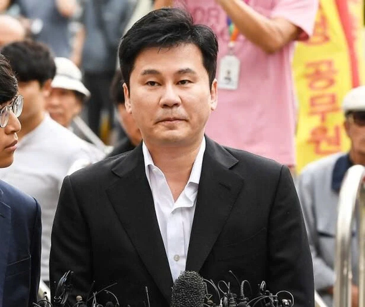 Yang Hyun Suk lãnh án tù vì bao che gà nhà, sắp rời YG, BABYMONSTER sẽ ra sao? - Hình 3