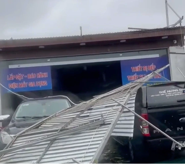 Bão Wipha đổ bộ: sét đánh cháy núi đá Vịnh Hạ Long, gió giật cấp 14 ở biển Đông - Hình 3