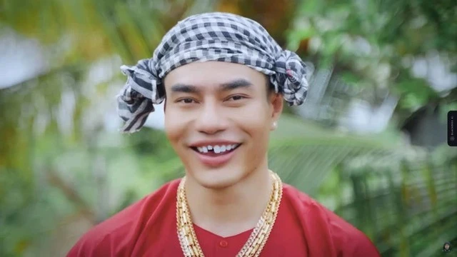 Dương Lâm bị phong ấn mỏ hỗn vì 1 cô gái, chỉ biết cười gượng, fan bức xúc - Hình 1