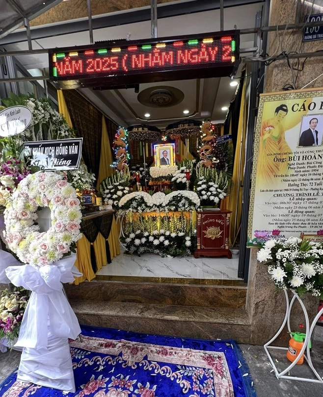 Lễ tang ca sĩ Kiều Nga: Elvis Phương lo liệu, trái ngược Công Tài, có điều kỳ lạ - Hình 6