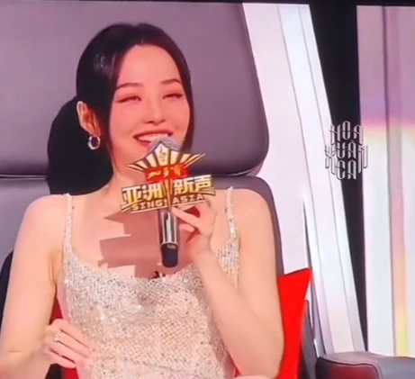 Phương Mỹ Chi làm 1 hành động, Trương Lương Dĩnh đổ gục quay xe vote liền tay - Hình 7
