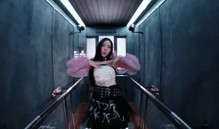 Mỹ nhân số đỏ nhất Kpop: 2 lần bỏ suất debut vẫn nổi tiếng nhờ được tài phiệt chống lưng - Hình 7