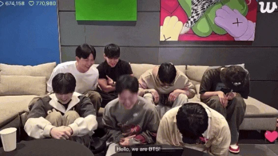 Suga trơ mặt trở lại nhóm, 1 câu lộ thái độ đồng lòng chống lại dư luận Hàn? - Hình 1