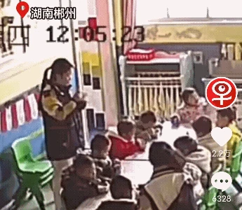 10 phút kiểm tra camera lớp học của con khiến bà mẹ khóc ròng: Chị tức tốc lên trường, phòng giáo dục vào cuộc! - Hình 2