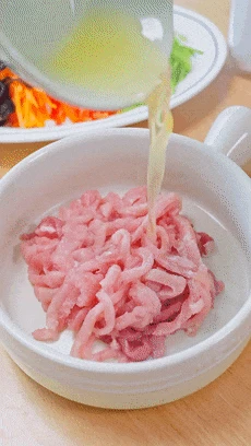 Món thịt xào chua ngọt làm theo cách này ai ăn cũng mê, càng nóng càng ngon - Hình 5