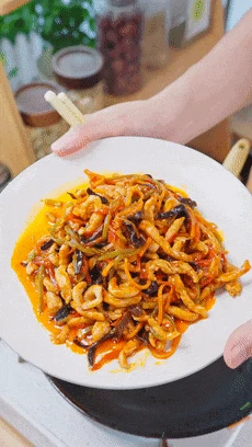 Món thịt xào chua ngọt làm theo cách này ai ăn cũng mê, càng nóng càng ngon - Hình 13