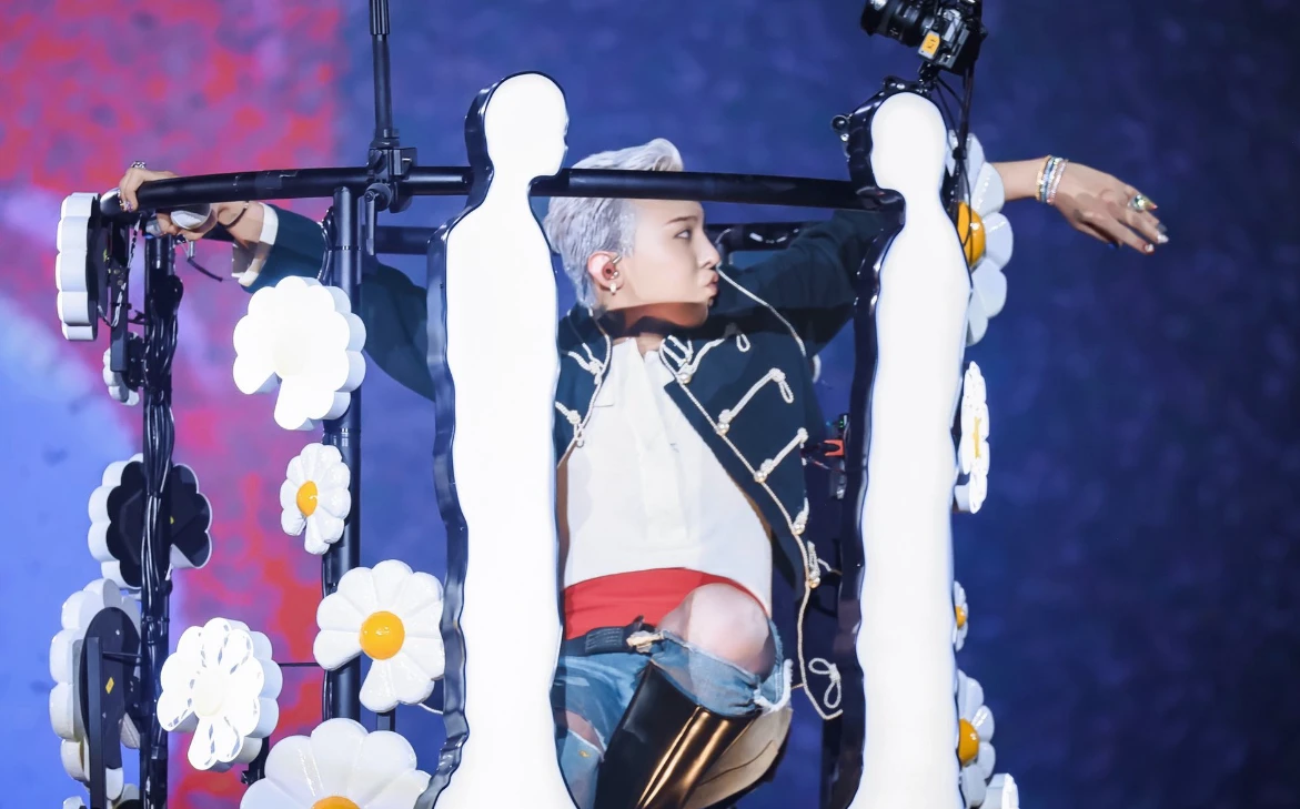 G-Dragon lộ bản chất kẻ phá hoại, Từ ông hoàng thời trang thành thánh phá đồ - Hình 4