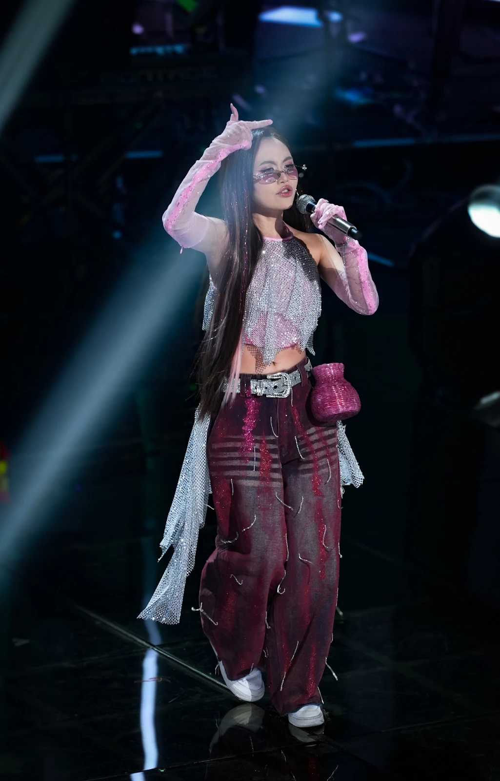 Phương Mỹ Chi lục đục với Pháo, đăng status phủi công viết rap ở Sing! Asia? - Hình 1