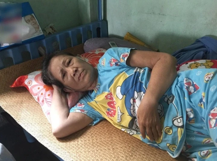 Diễm Trinh 2 lần gặp nạn, 3 lần phẫu thuật, tuổi 71 chật vật không ai mời diễn - Hình 2