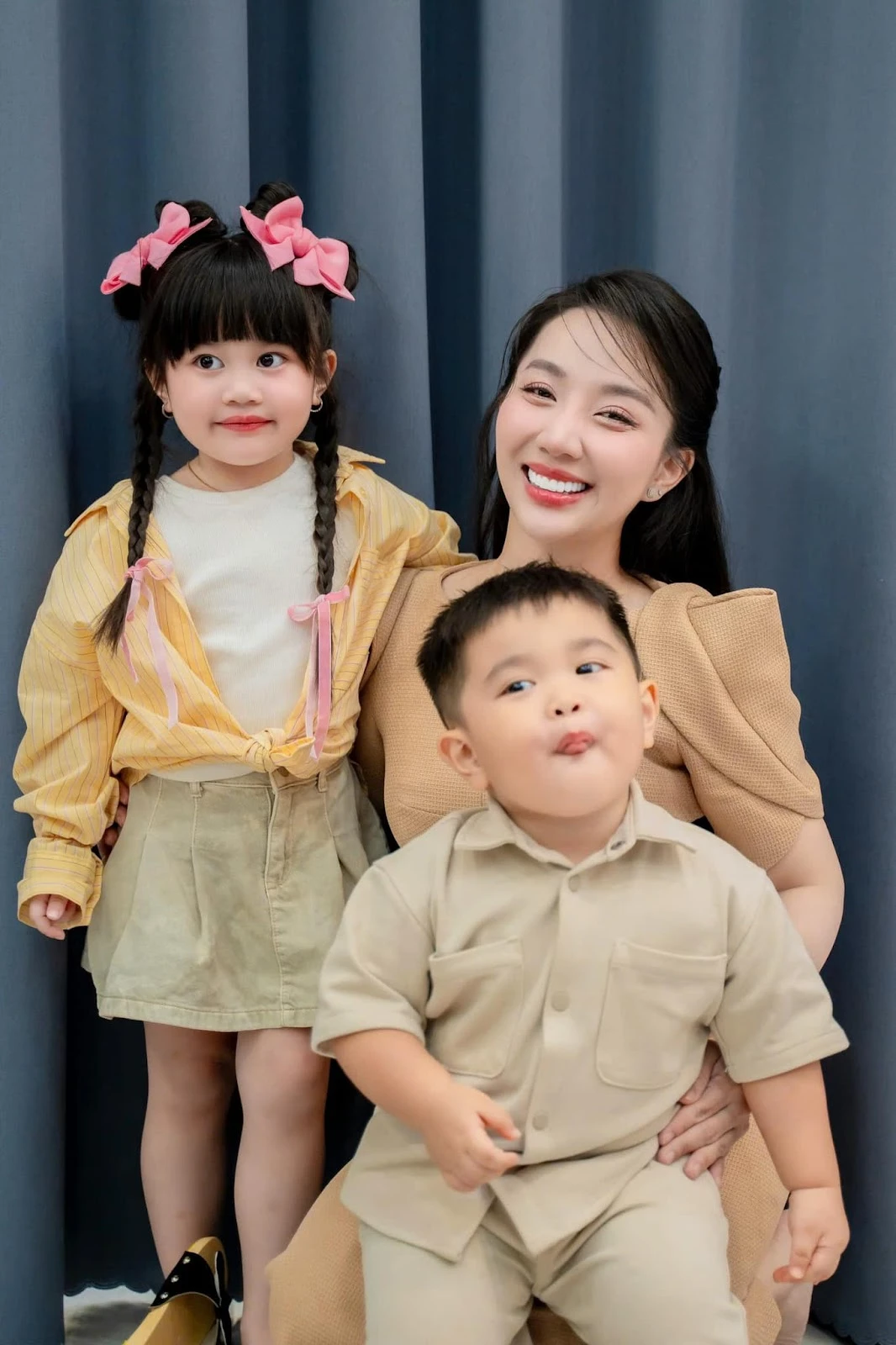 Quý tử Lê Dương Bảo Lâm khiến bố tái mặt, khi mắc kẹt trong ô tô khóa chặt cửa - Hình 6