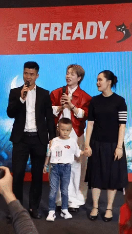 Nhiều lần bị chê mặc xấu, nay vợ Duy Mạnh lột xác đúng chất tiểu thư xinh - sang, còn âm thầm ủng hộ Jack? - Hình 2