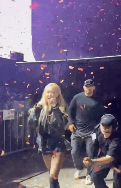 Cú ngã cực đau của thành viên hát hay nhất BLACKPINK - Hình 3