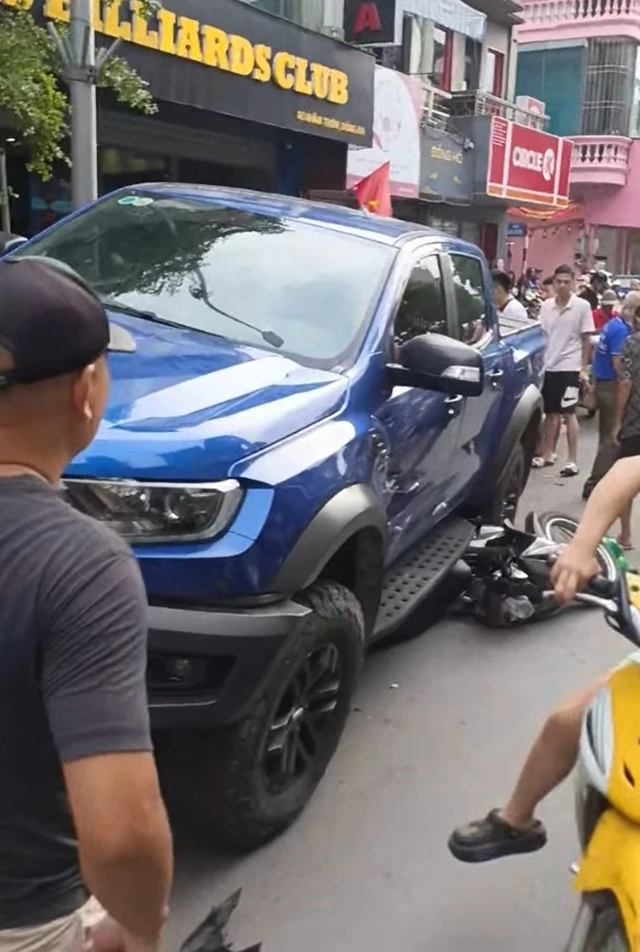 Vụ xe bán tải lao như điên ở Khâm Thiên: tài xế khai lý do khiến CĐM quay xe - Hình 2