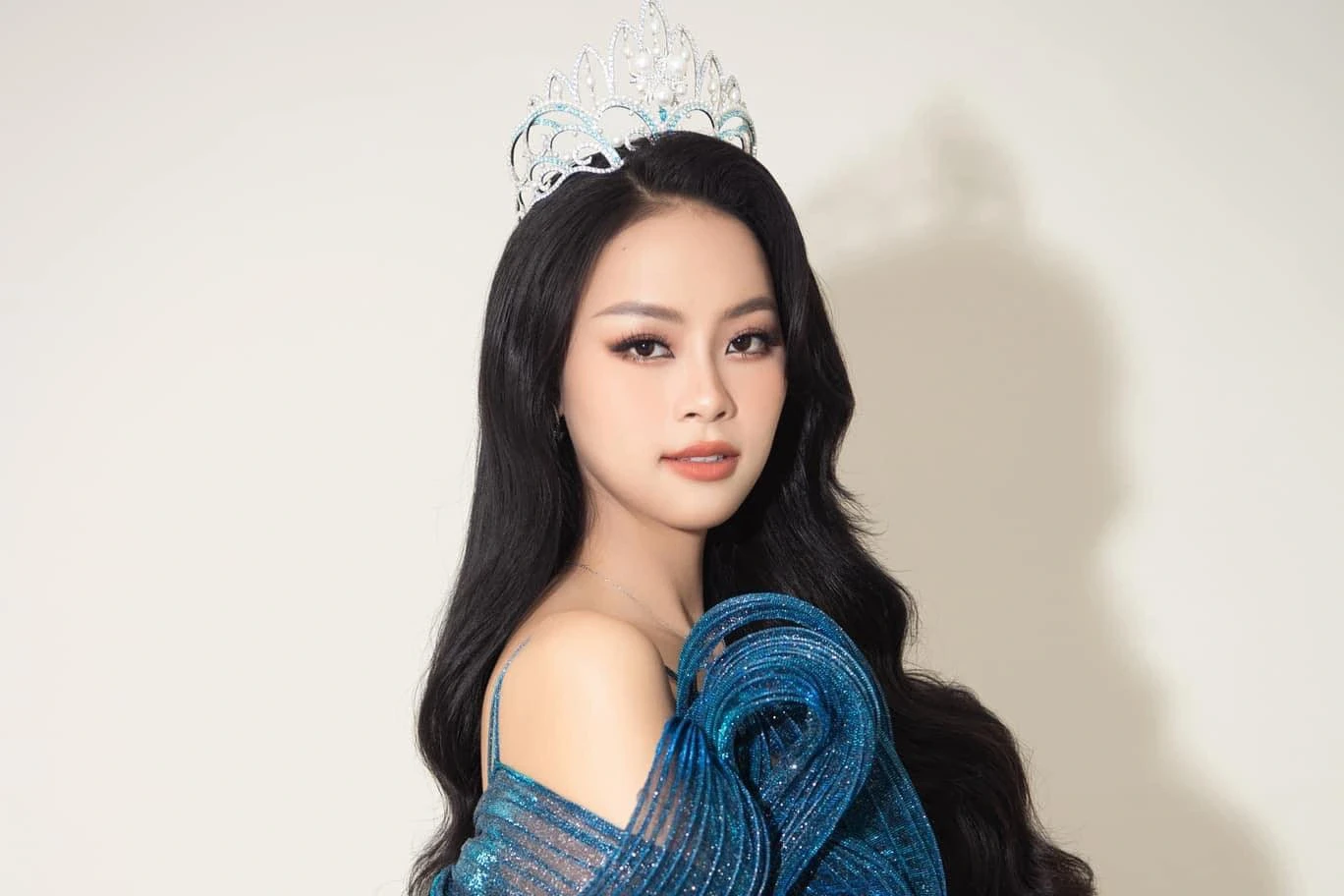 Đào Hiền lộ diện rạng rỡ cạnh tranh Bảo Ngọc xuất thi Miss World 2025, ai thắng? - Hình 3