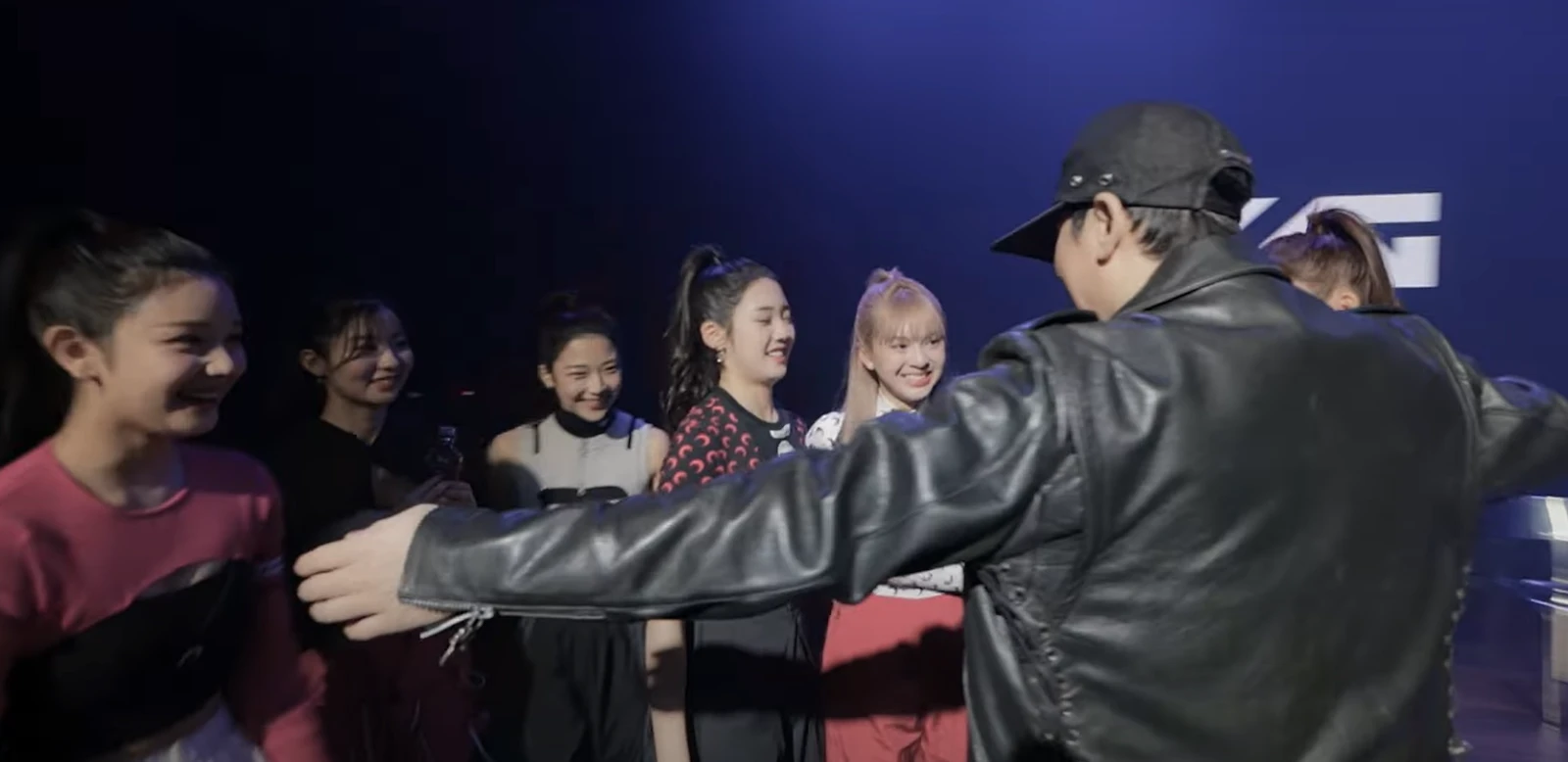 Yang Hyun Suk lãnh án tù, BABYMONSTER vẫn thắng đậm, xứng danh em gái BLACKPINK - Hình 7