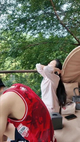 Vợ Văn Hậu lộ đường cong chữ S khét lẹt, xứng đáng là nàng WAGs đỉnh nhất - Hình 9