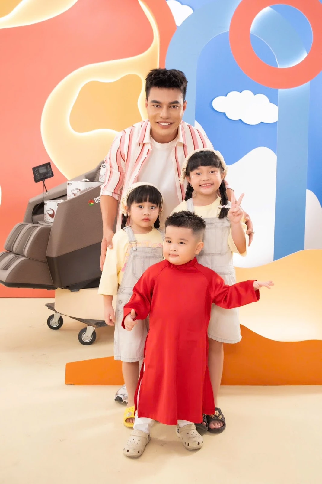 Quý tử Lê Dương Bảo Lâm hóa búp bê si đa, bị bố dìm tơi tả, phân biệt thấy rõ! - Hình 8
