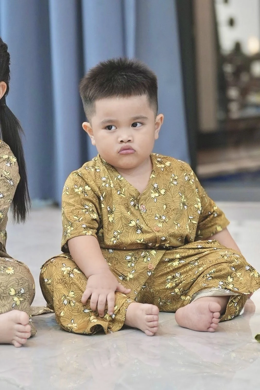 Quý tử Lê Dương Bảo Lâm hóa búp bê si đa, bị bố dìm tơi tả, phân biệt thấy rõ! - Hình 6