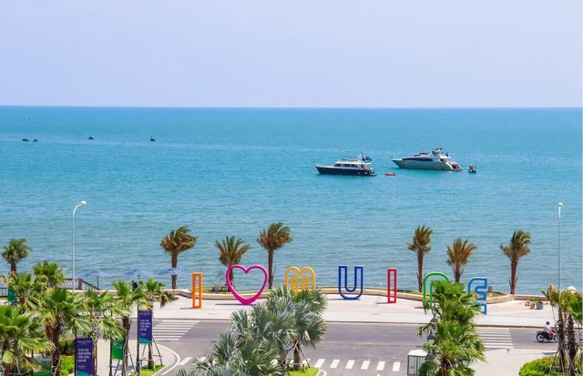 Bãi biển Việt Nam vừa được vinh danh hàng đầu Đông Nam Á: Địa hình đặc biệt, rất ít khi có bão - Hình 1