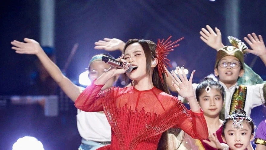 Mỹ nhân đứng sau thành công của Phương Mỹ Chi ở Sing! Asia, CĐM đòi 1 lần debut - Hình 5