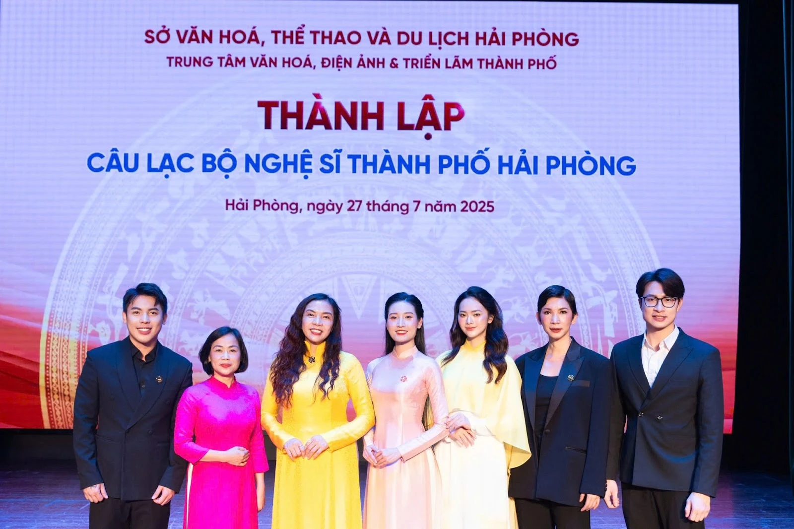 Ông trùm Hoa hậu, chủ MEVN Phạm Duy Khánh vừa lên chức chủ nhiệm là ai? - Hình 5