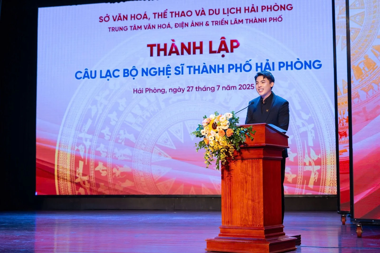 Ông trùm Hoa hậu, chủ MEVN Phạm Duy Khánh vừa lên chức chủ nhiệm là ai? - Hình 2