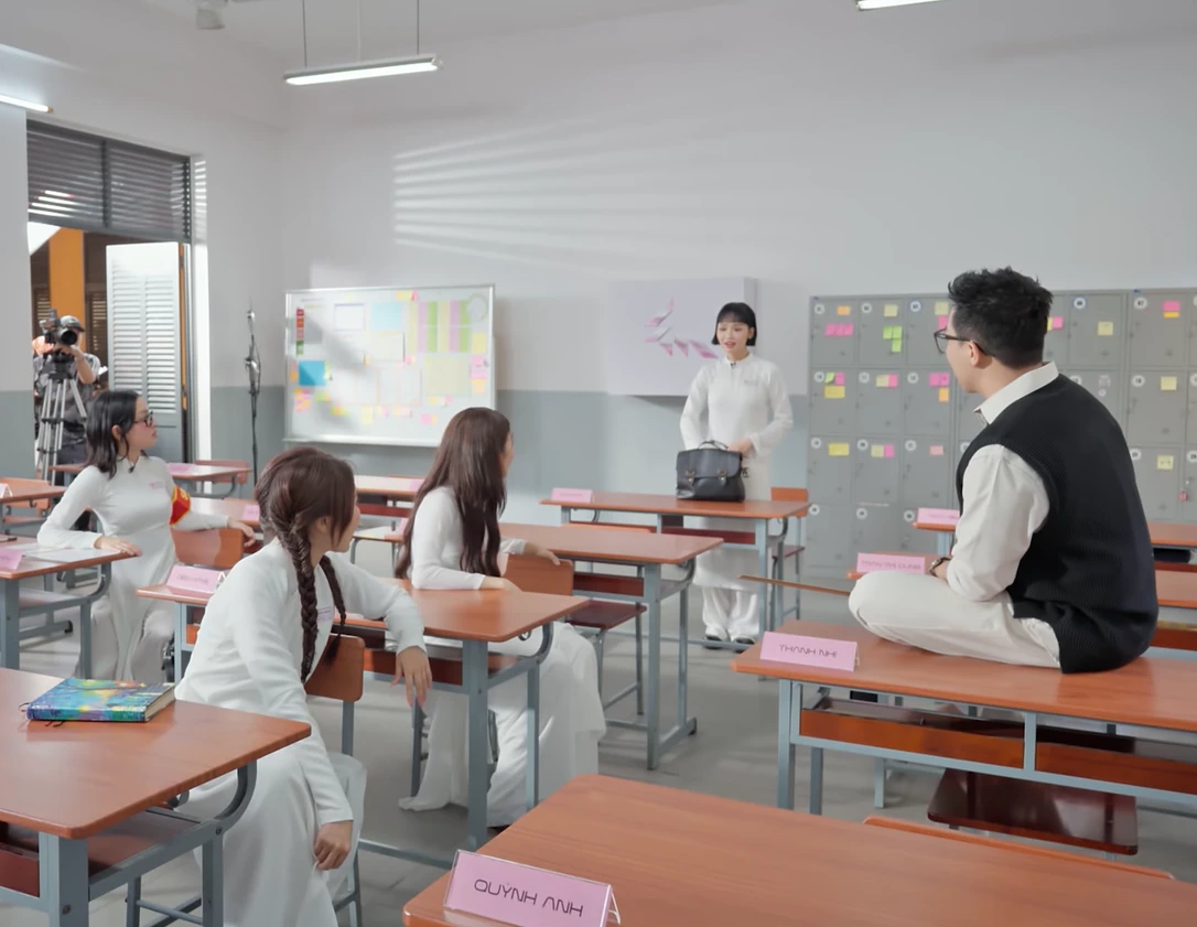 Phương Mỹ Chi văng top 10 Em Xinh bị Phương Ly, Miu Lê bài trừ, thái độ ra mặt - Hình 4