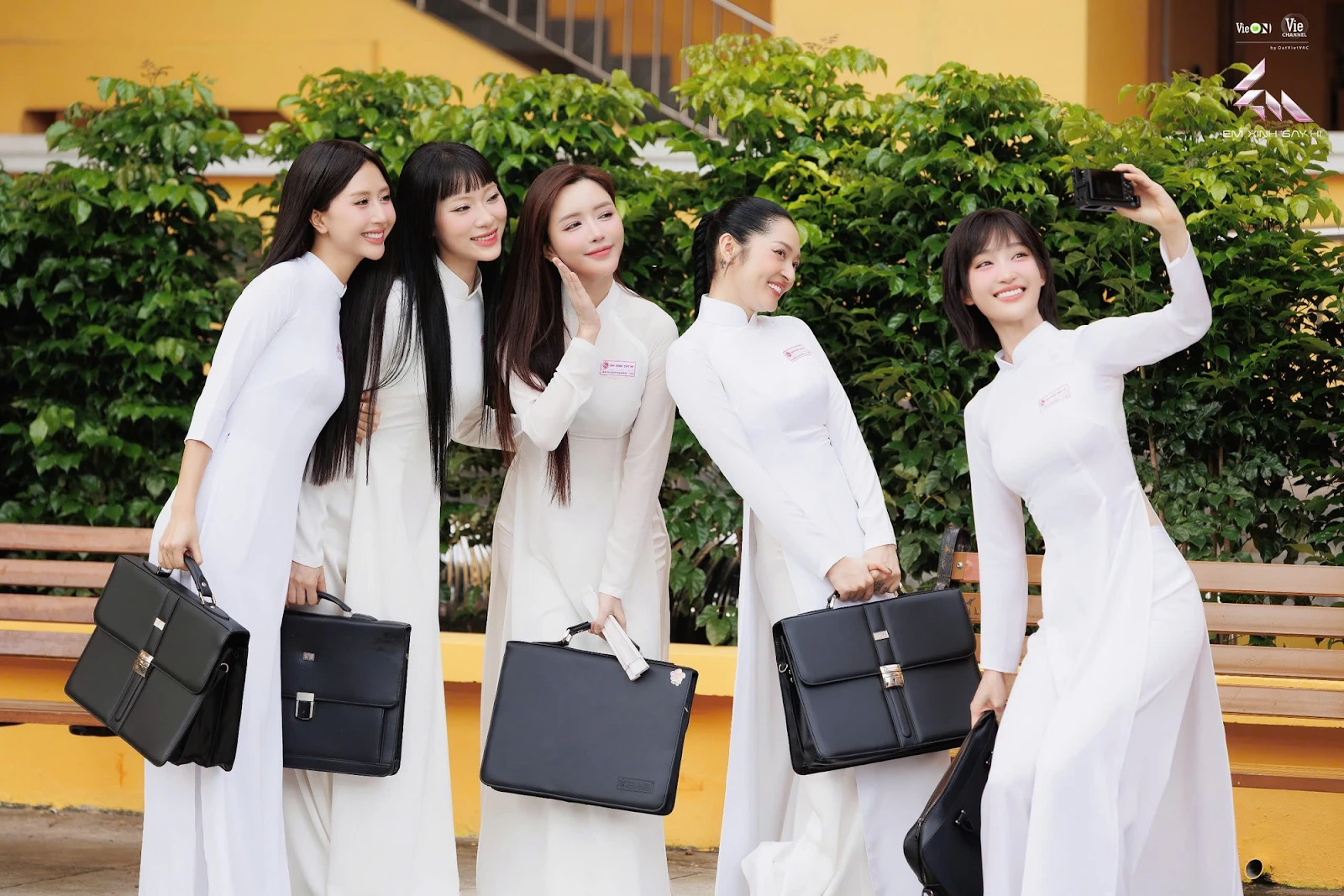 Phương Mỹ Chi văng top 10 Em Xinh bị Phương Ly, Miu Lê bài trừ, thái độ ra mặt - Hình 1
